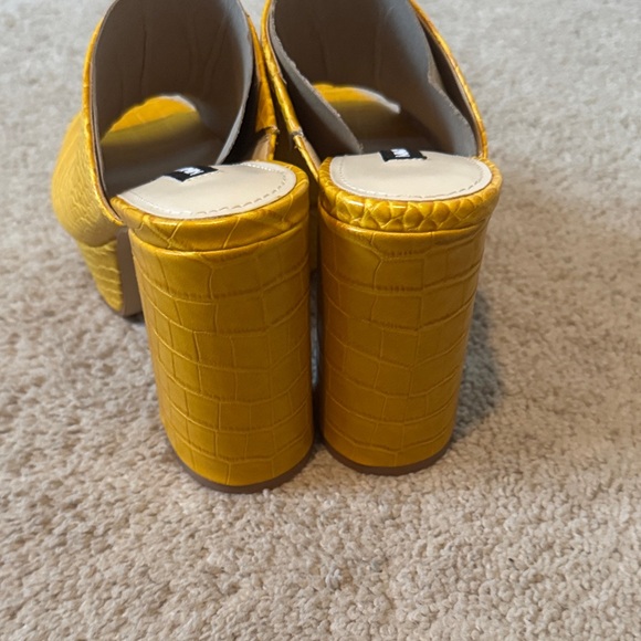 Nine West Ravyn Mules - Picture 3 of 4